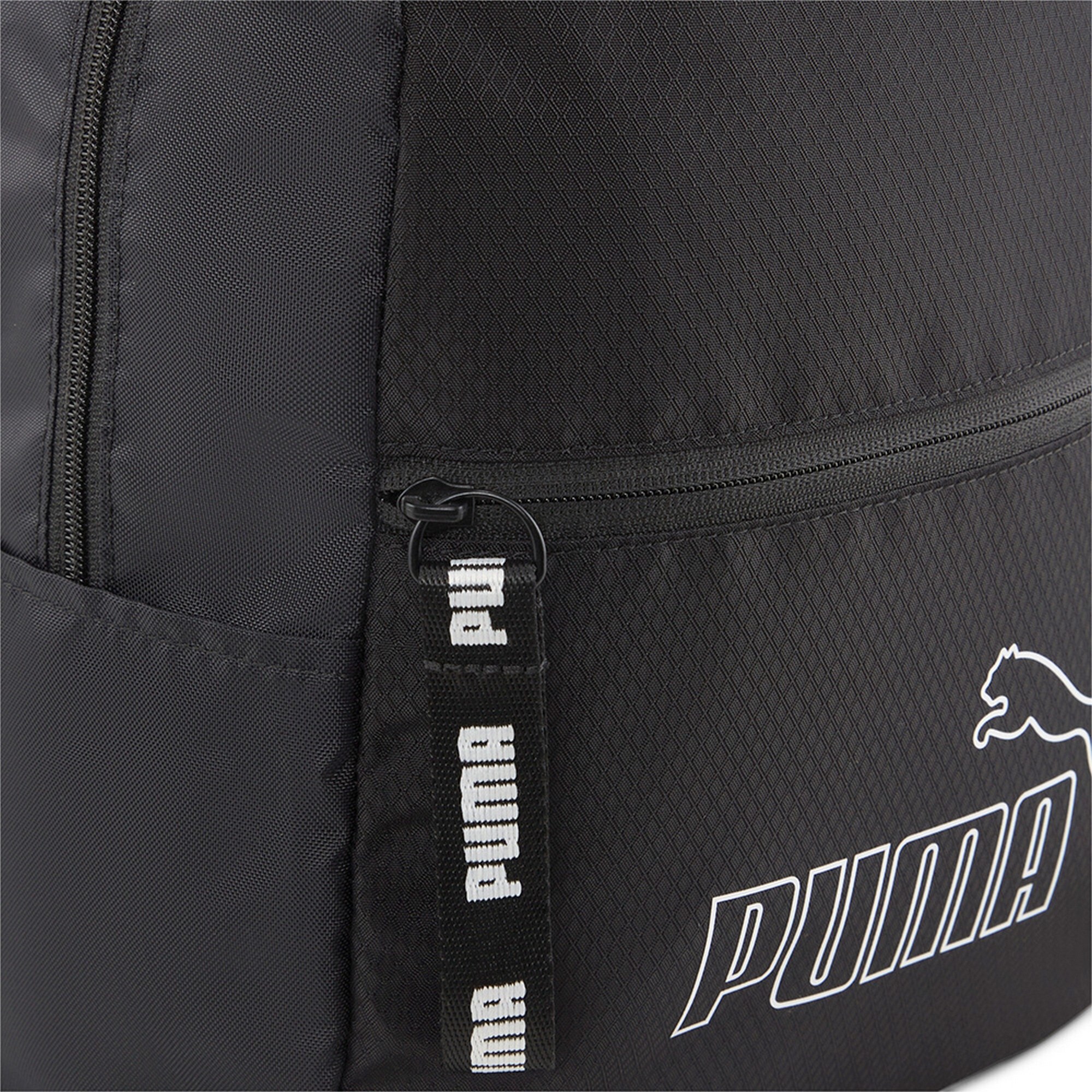 Рюкзак 34x24x12см, 20л Puma Core Base Backpack 09064201 черный 2000_2000