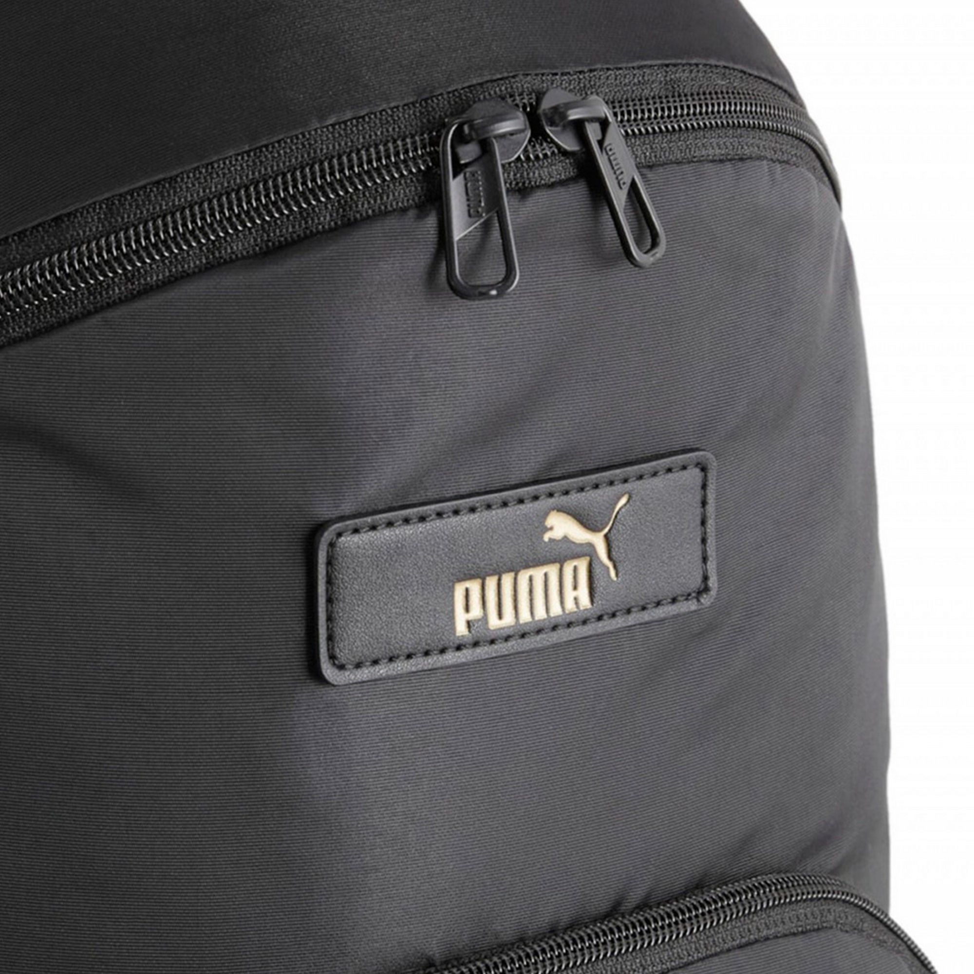 Рюкзак 35x26x15см, 12л Puma Core Pop Backpack 09064501 Черный 2000_2000